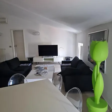 Stagio Stagi Apartman *